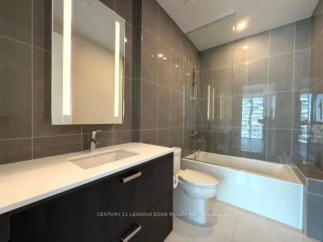 10 INN ON THE PARK Drive, #3304