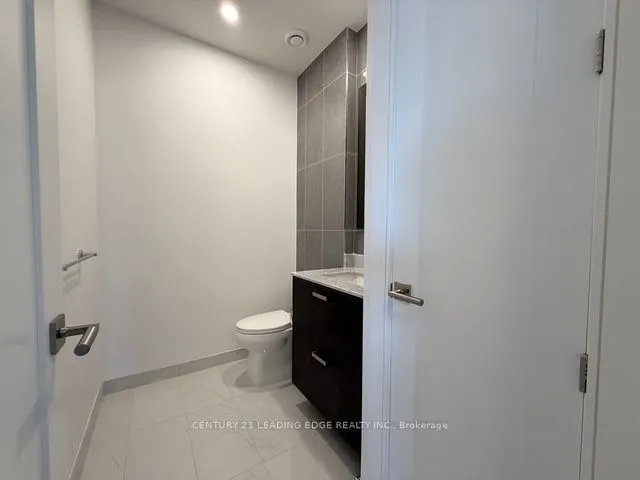 10 INN ON THE PARK Drive, #3304