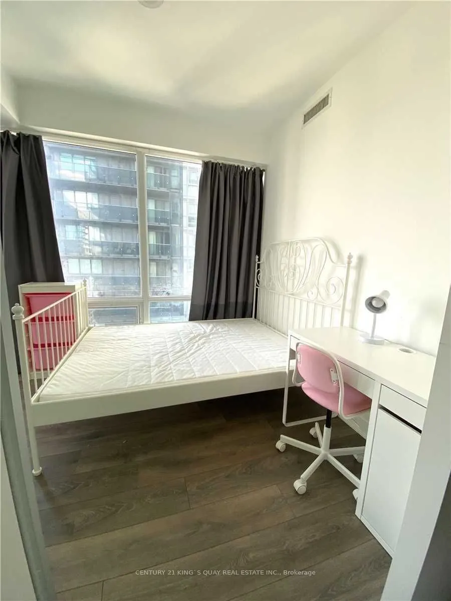 15 Grenville Street, #3708