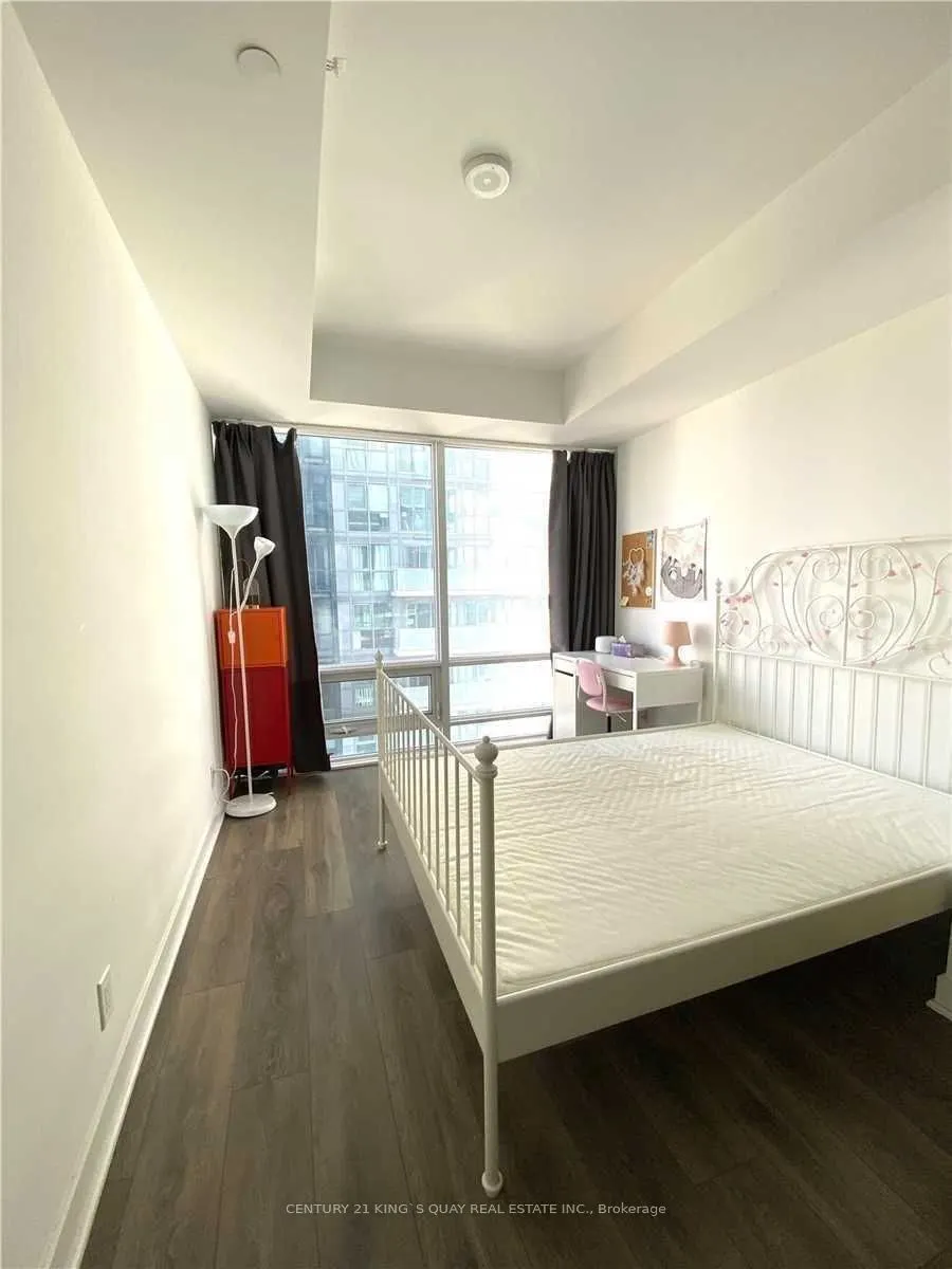 15 Grenville Street, #3708