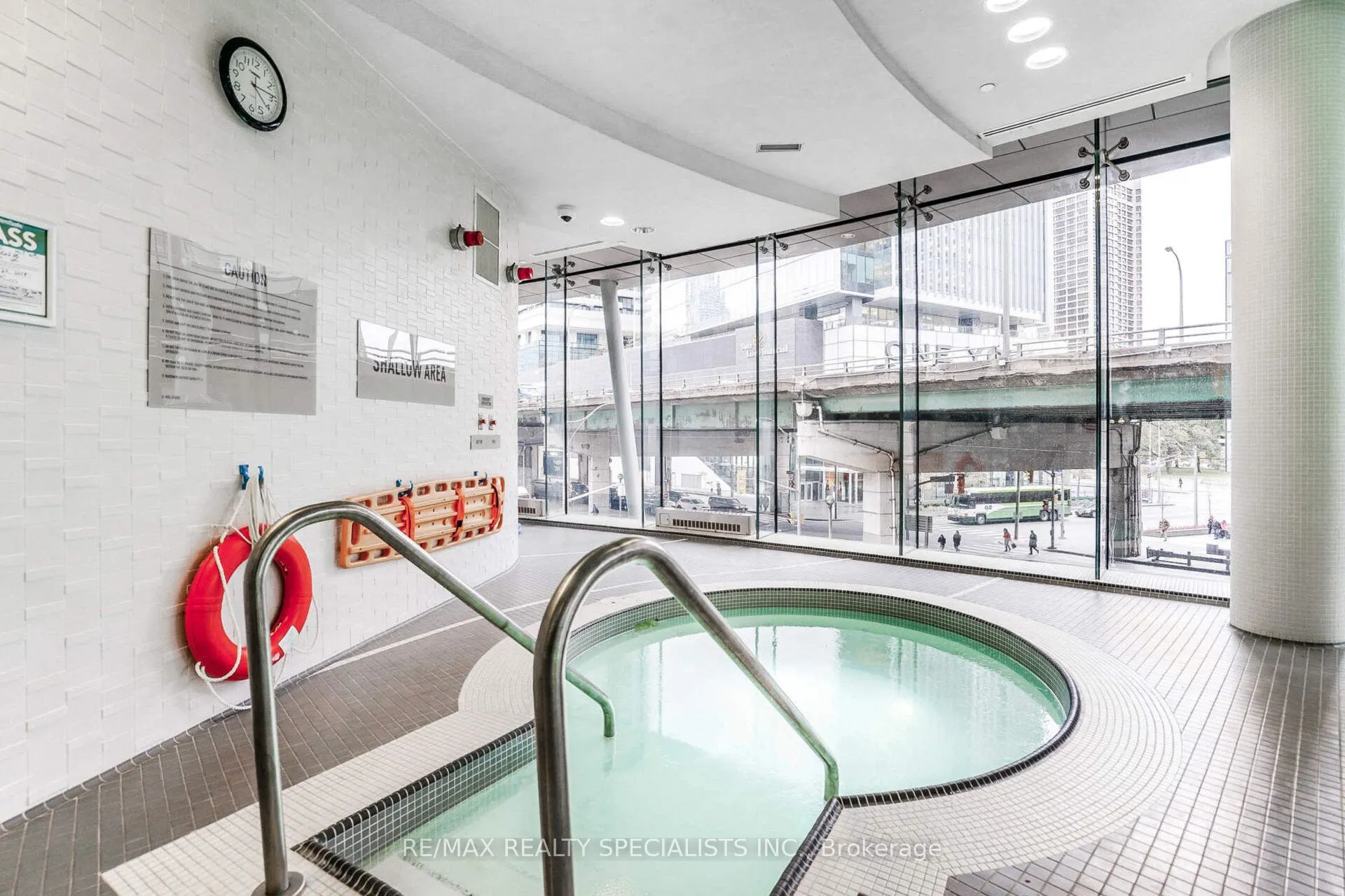 12 York Street, #804