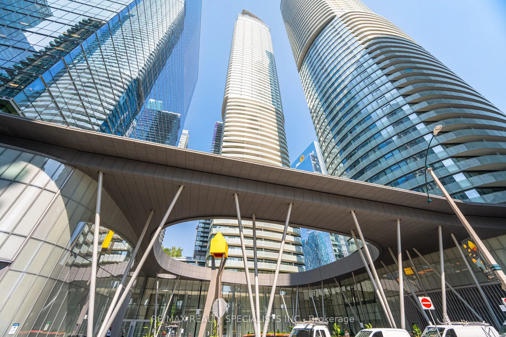 12 York Street, #804