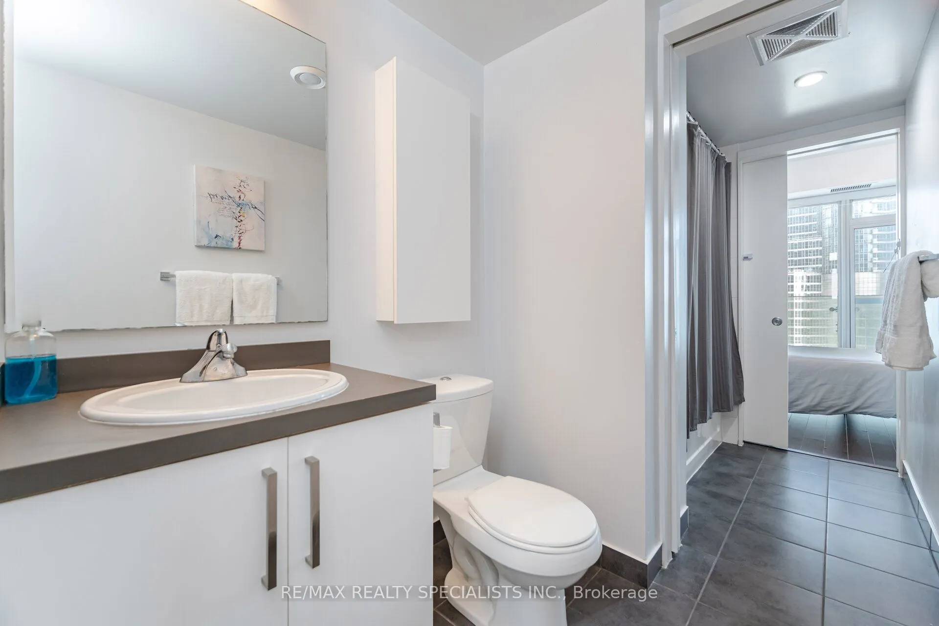 12 York Street, #804