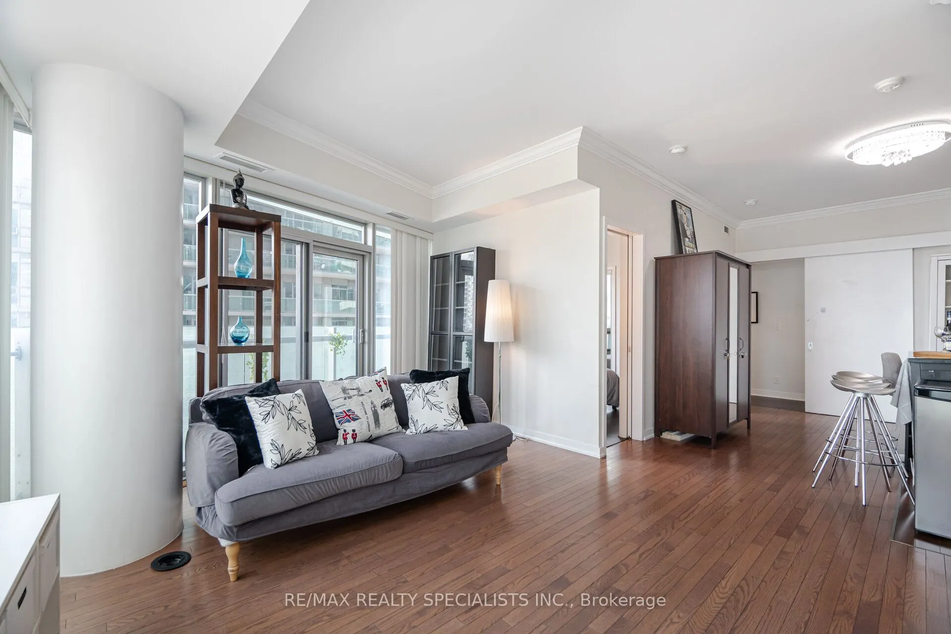 12 York Street, #804
