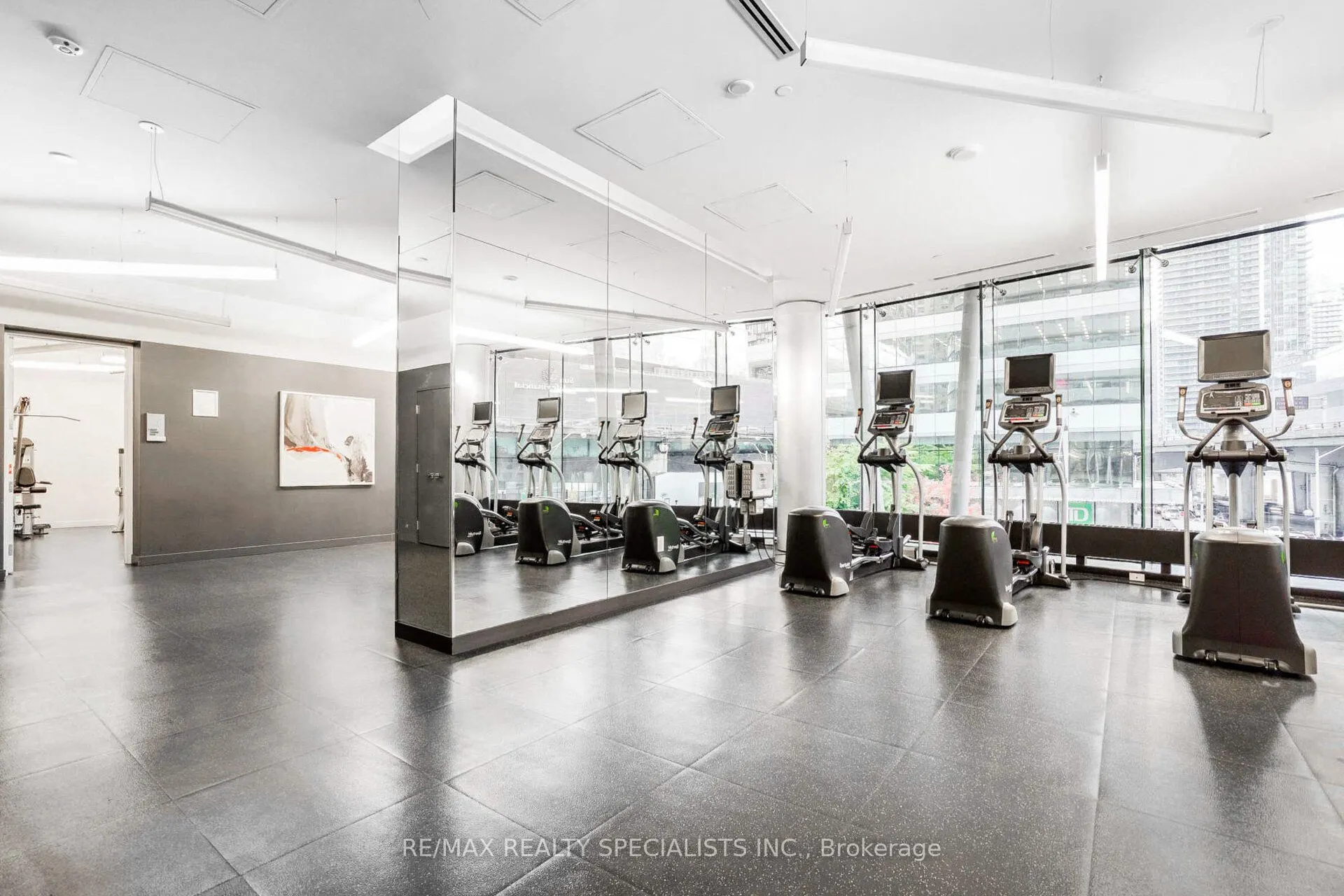 12 York Street, #804