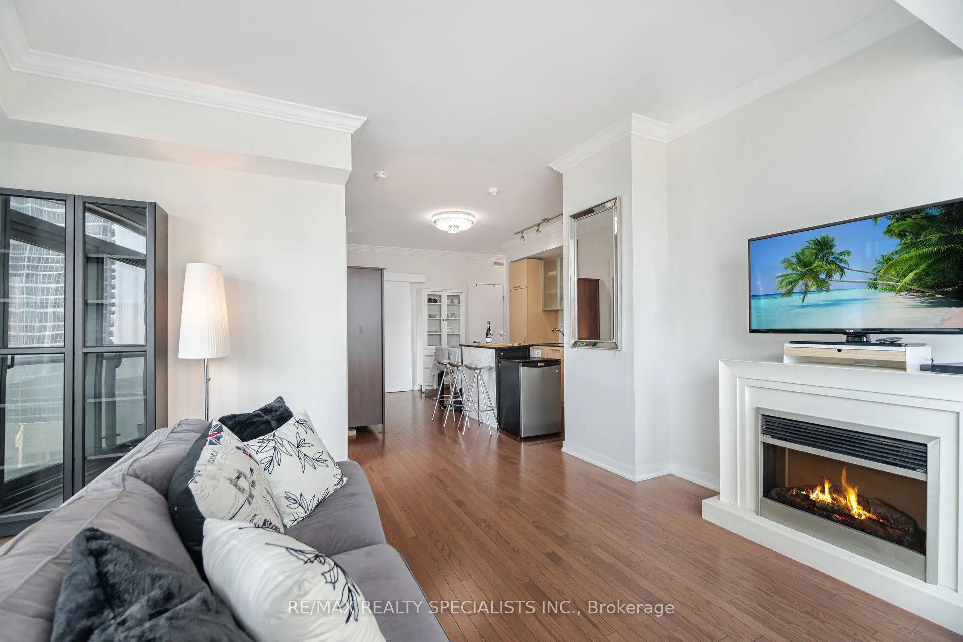 12 York Street, #804