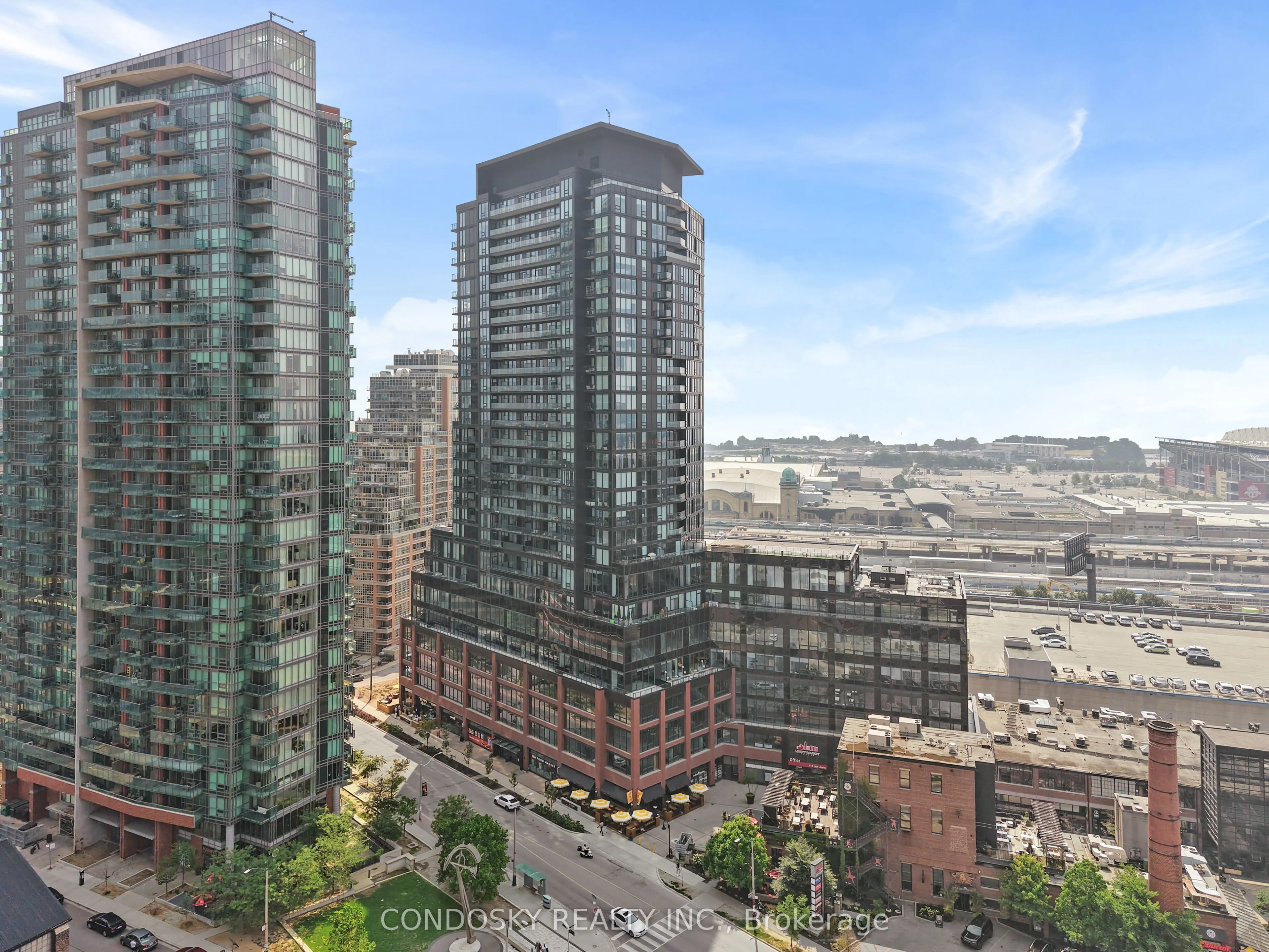 135 East Liberty Street, #PH01