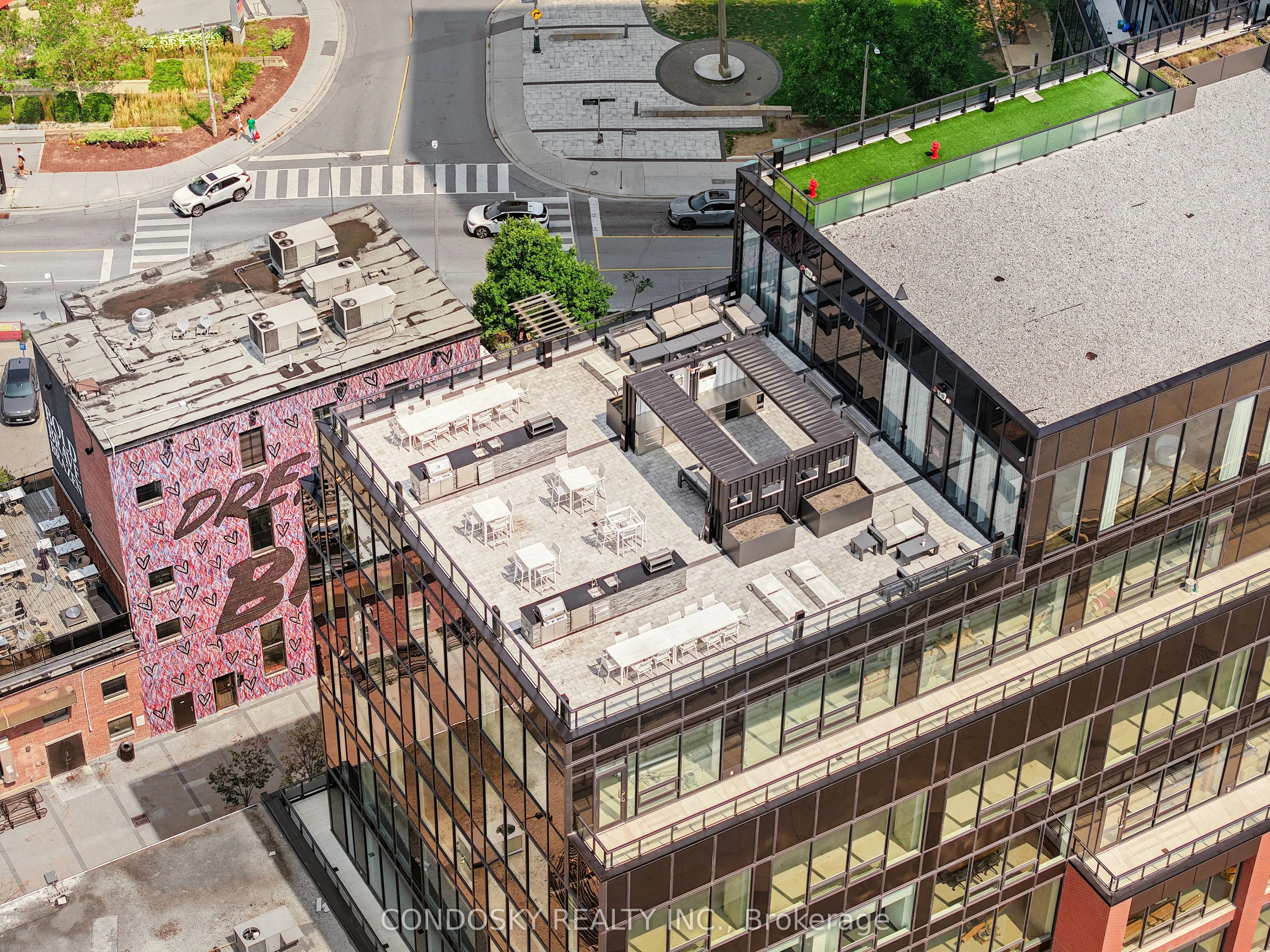 135 East Liberty Street, #PH01