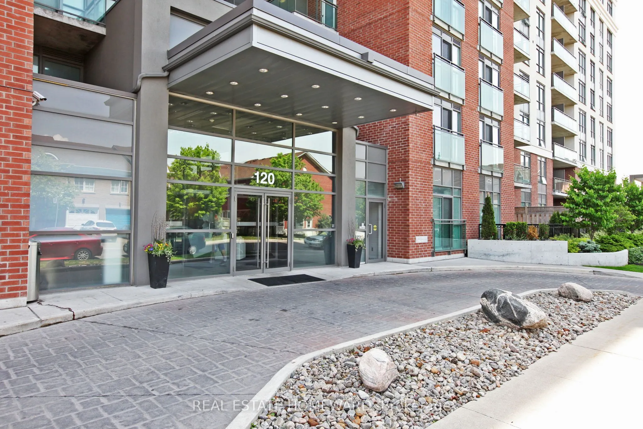 120 Dallimore Circle, #608