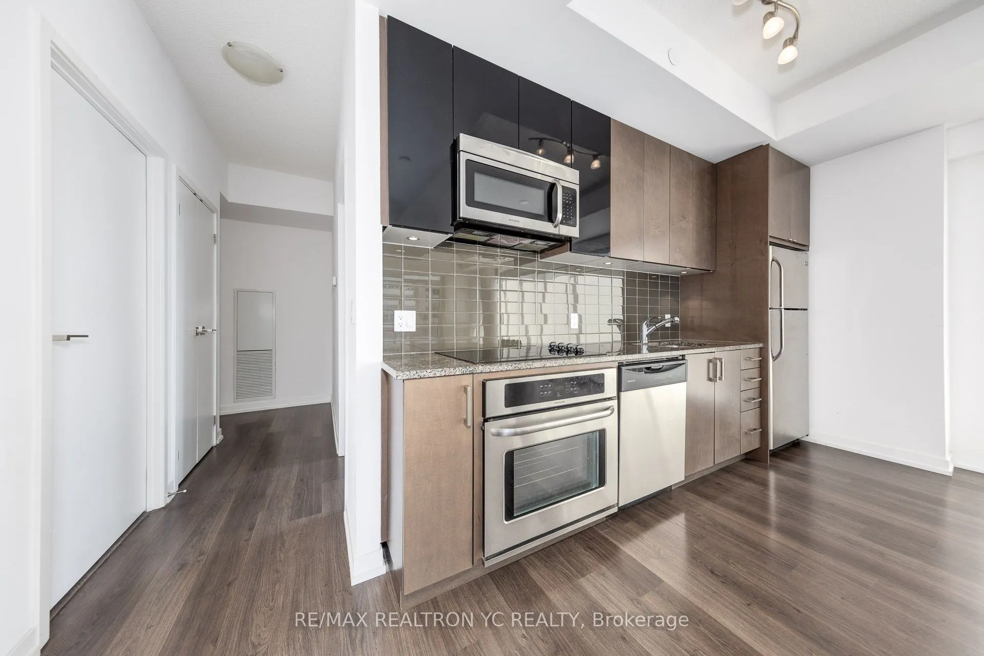 98 Lillian Street, #313