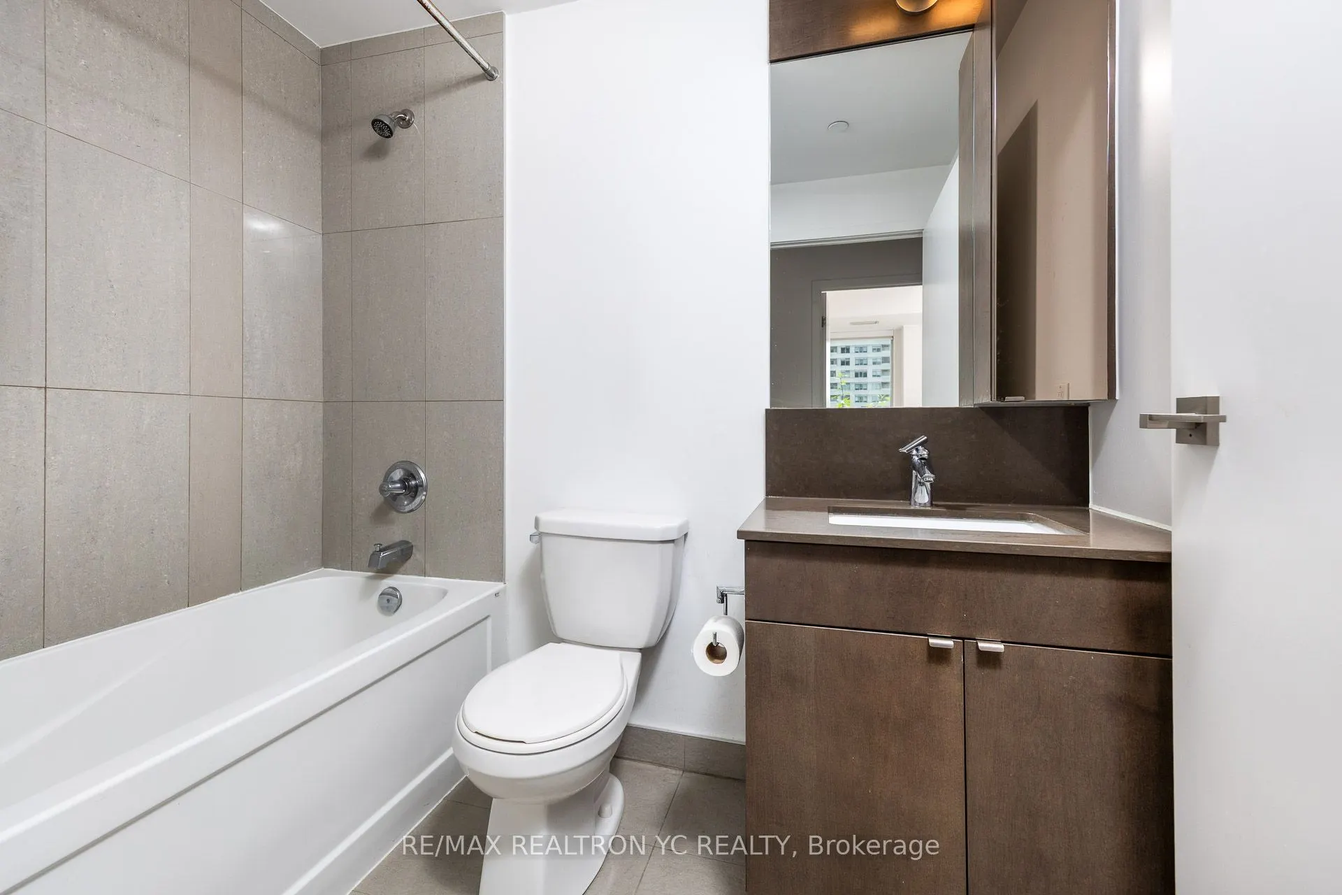 98 Lillian Street, #313