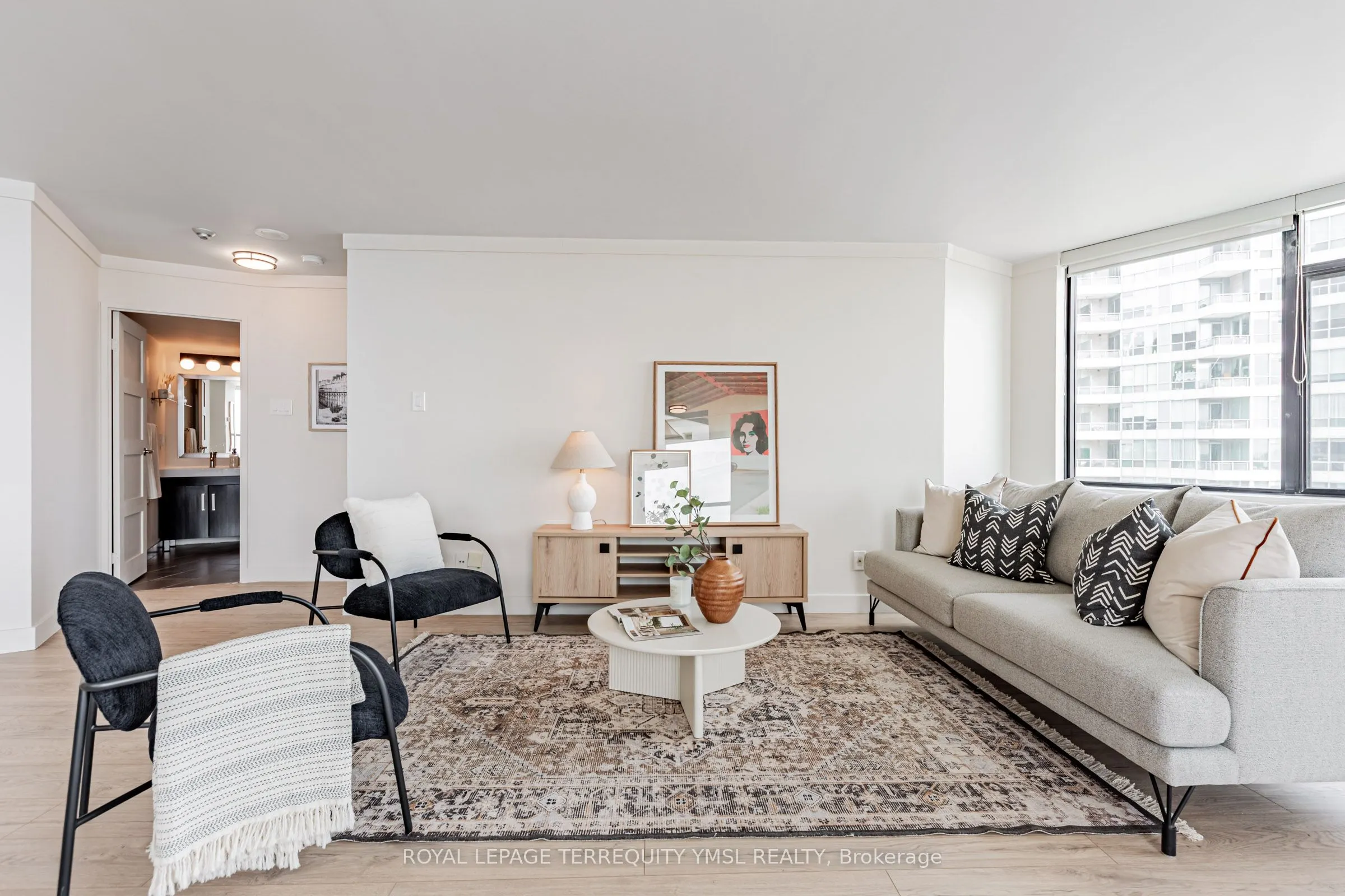 250 Queens Quay W, #1401