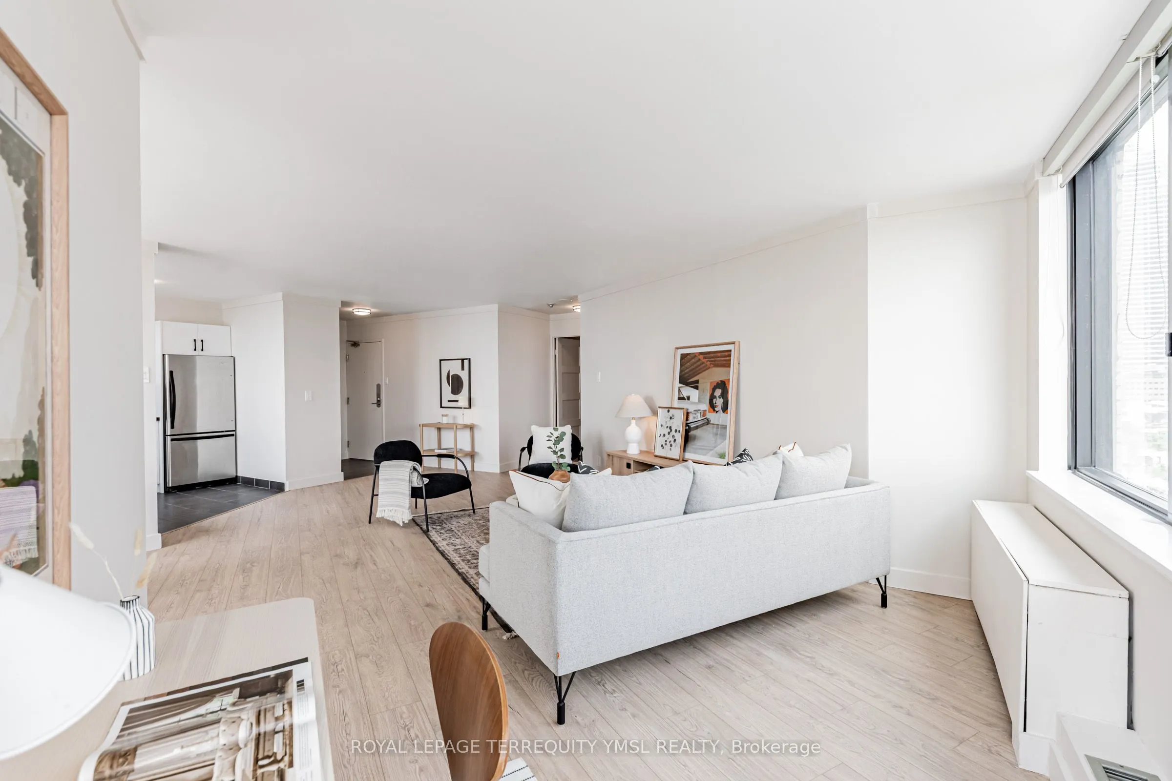 250 Queens Quay W, #1401