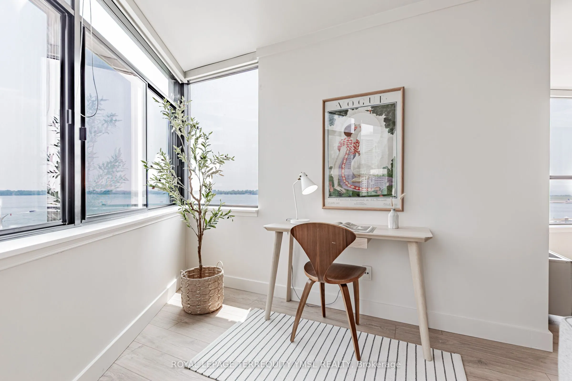 250 Queens Quay W, #1401