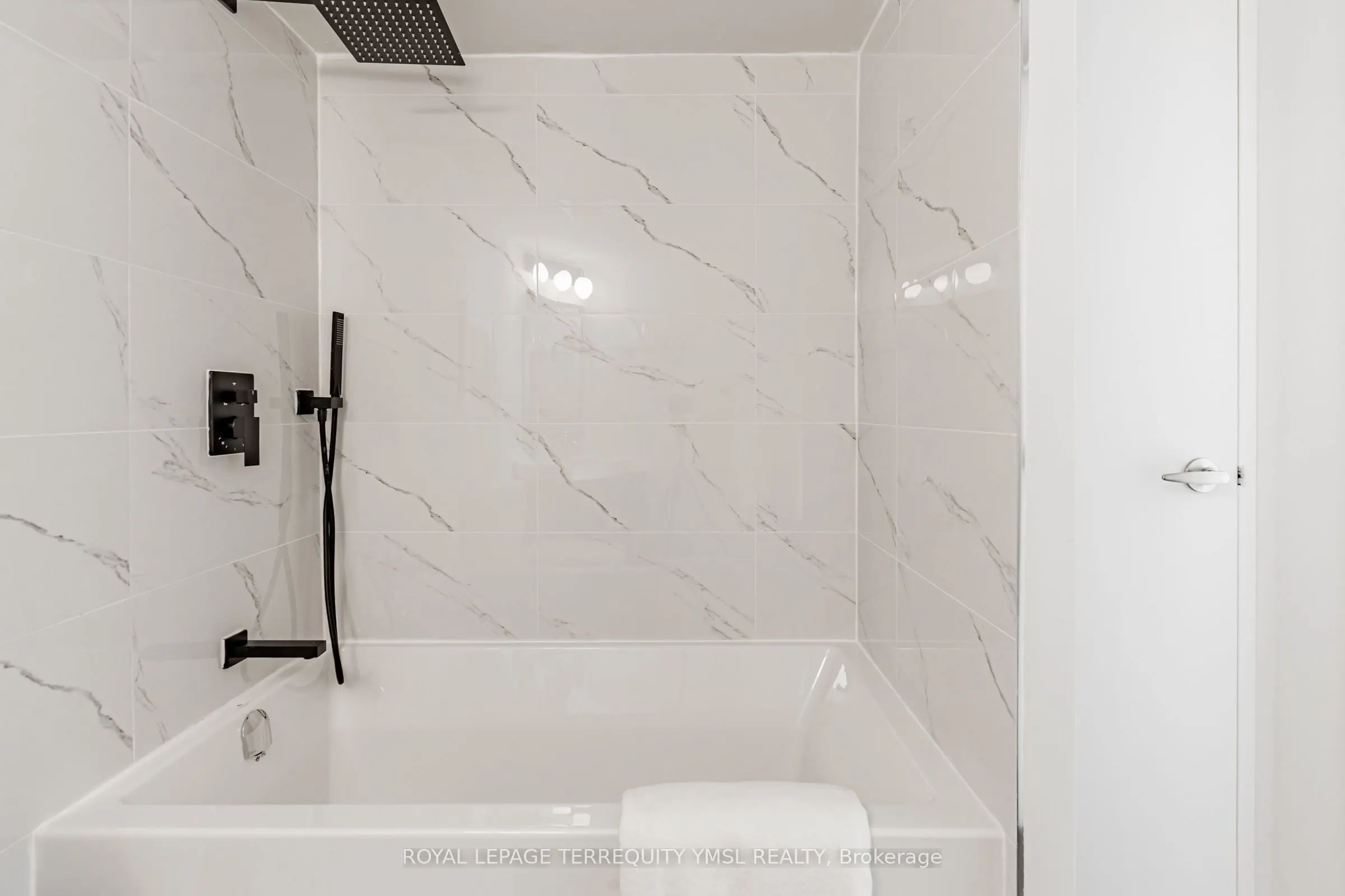250 Queens Quay W, #1401