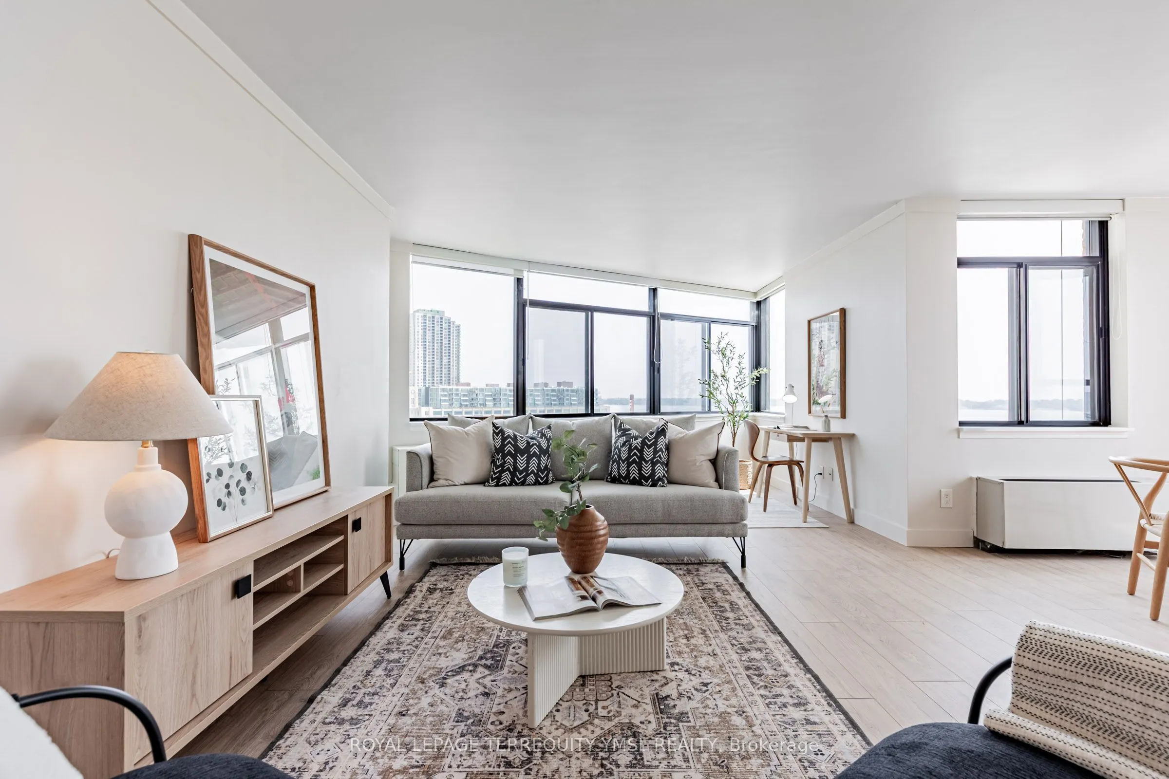 250 Queens Quay W, #1401
