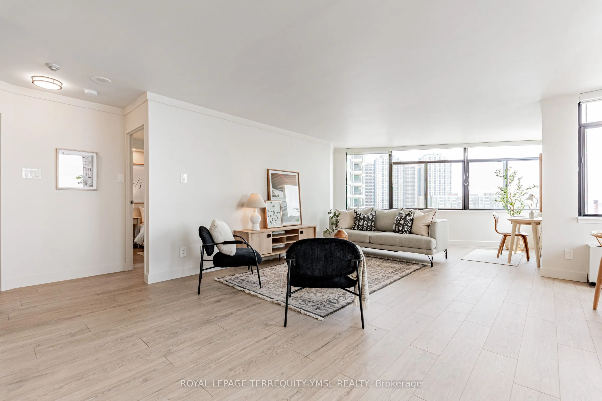 250 Queens Quay W, #1401