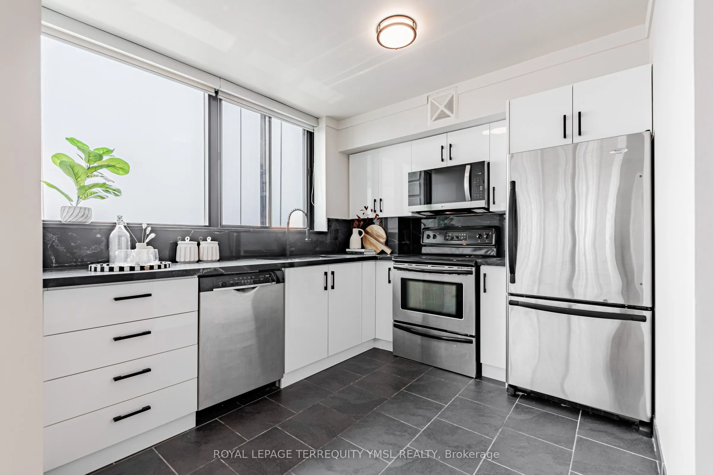 250 Queens Quay W, #1401