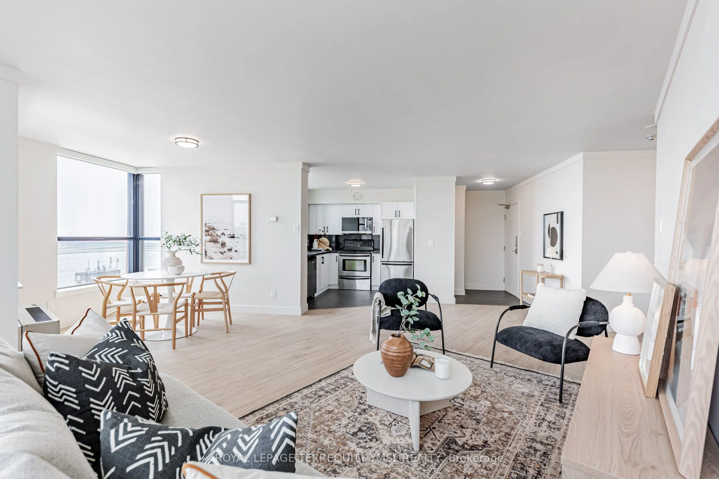 250 Queens Quay W, #1401