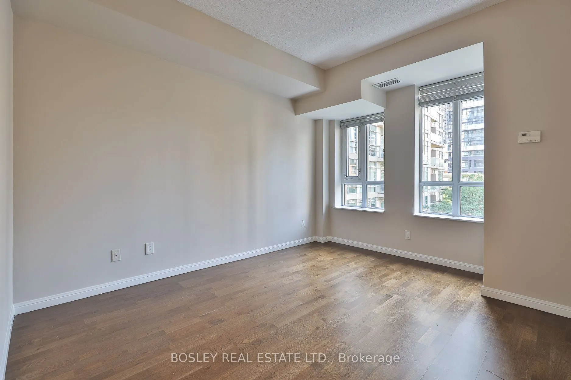 900 Mount Pleasant Road, #412