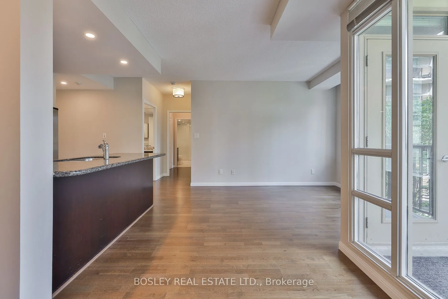 900 Mount Pleasant Road, #412