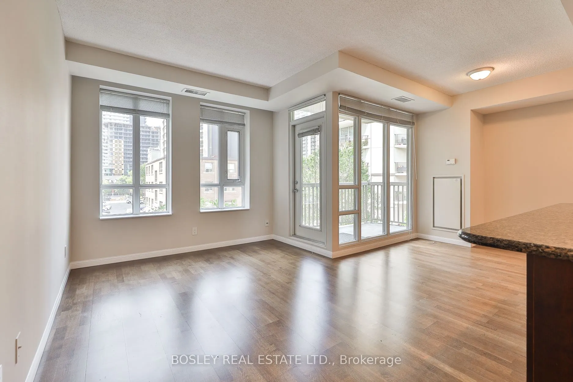 900 Mount Pleasant Road, #412