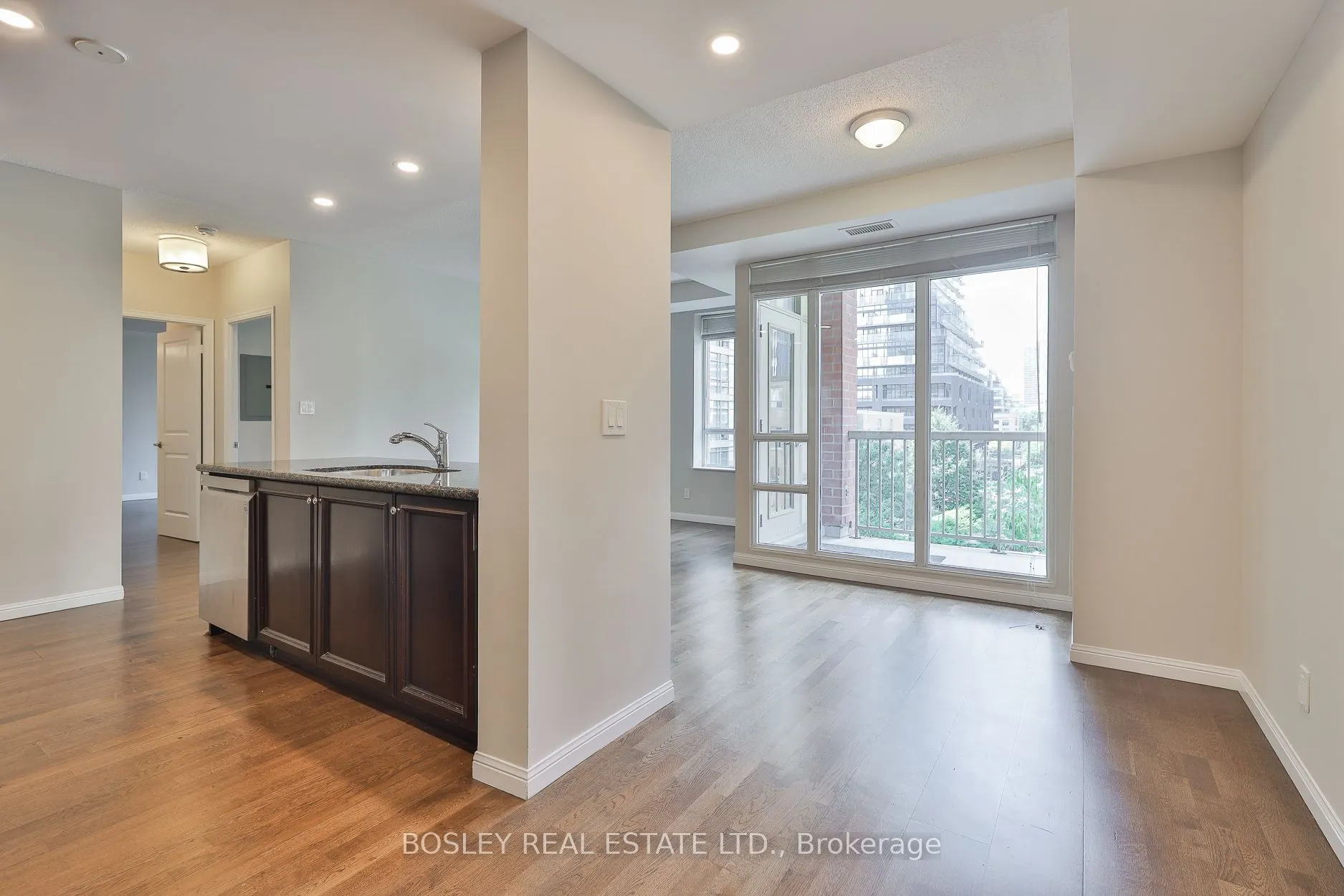 900 Mount Pleasant Road, #412