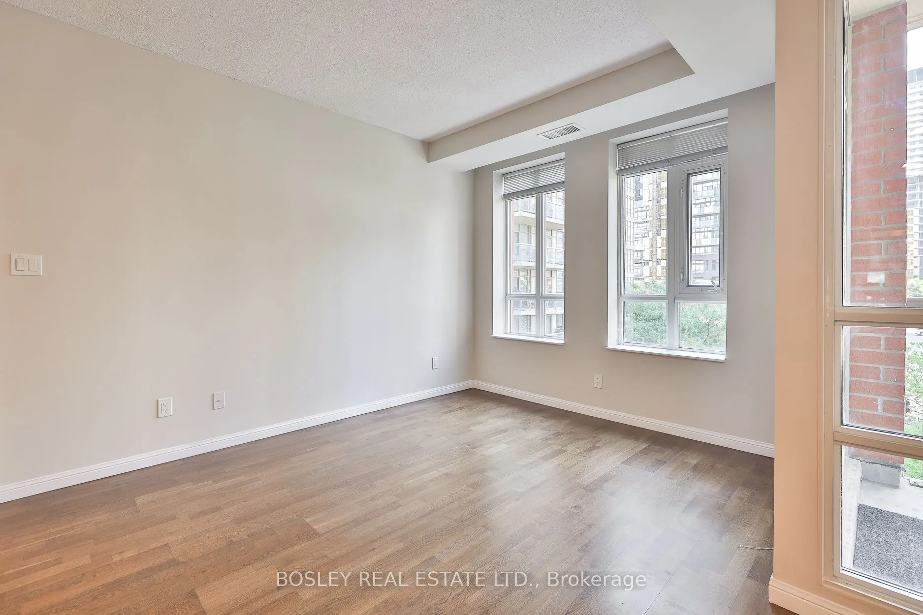 900 Mount Pleasant Road, #412