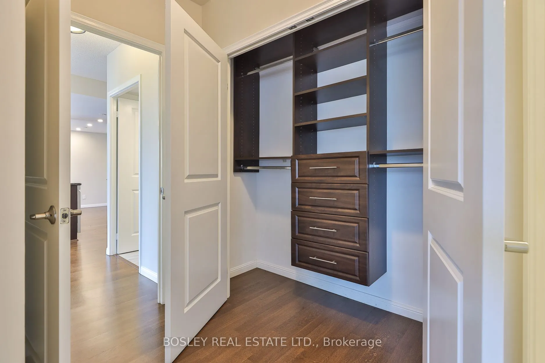 900 Mount Pleasant Road, #412