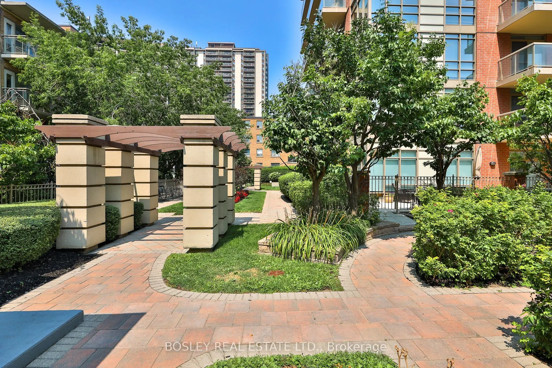 900 Mount Pleasant Road, #412