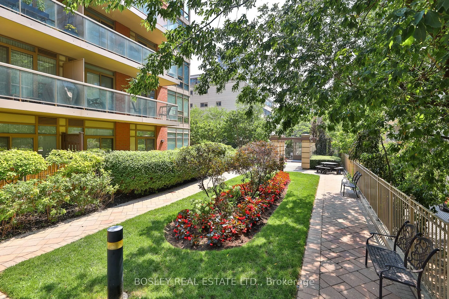 900 Mount Pleasant Road, #412