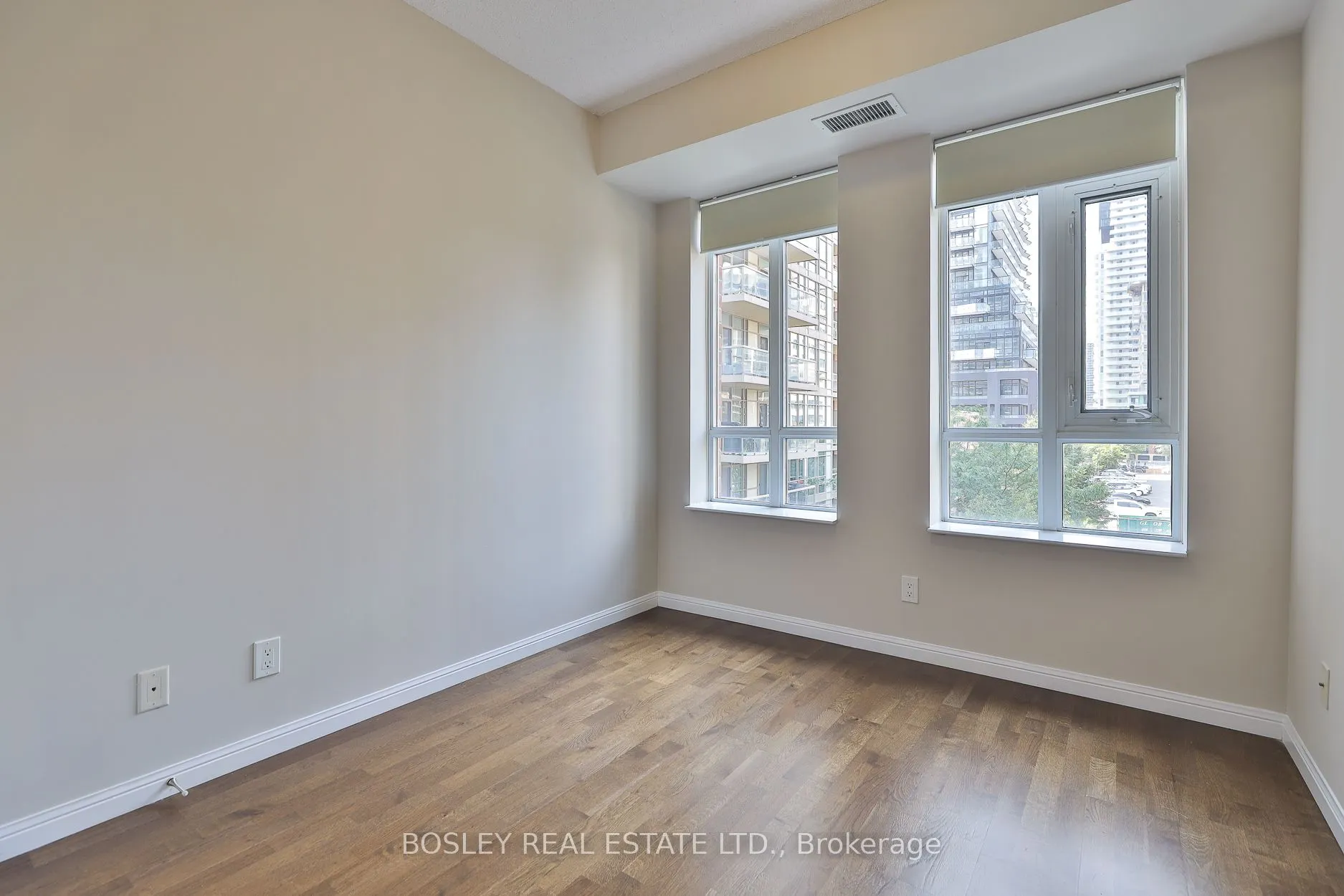 900 Mount Pleasant Road, #412
