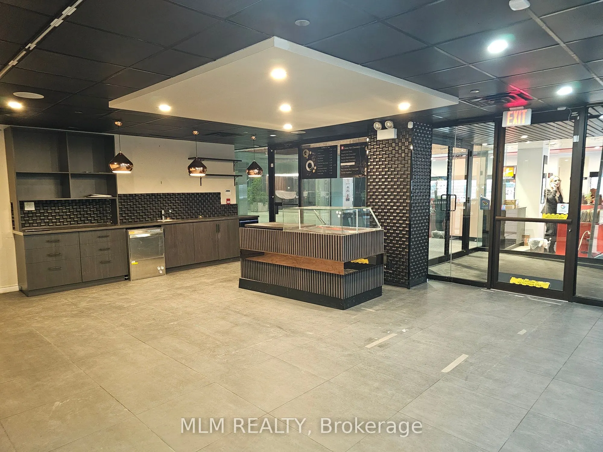 70 Yorkville Avenue, #M2