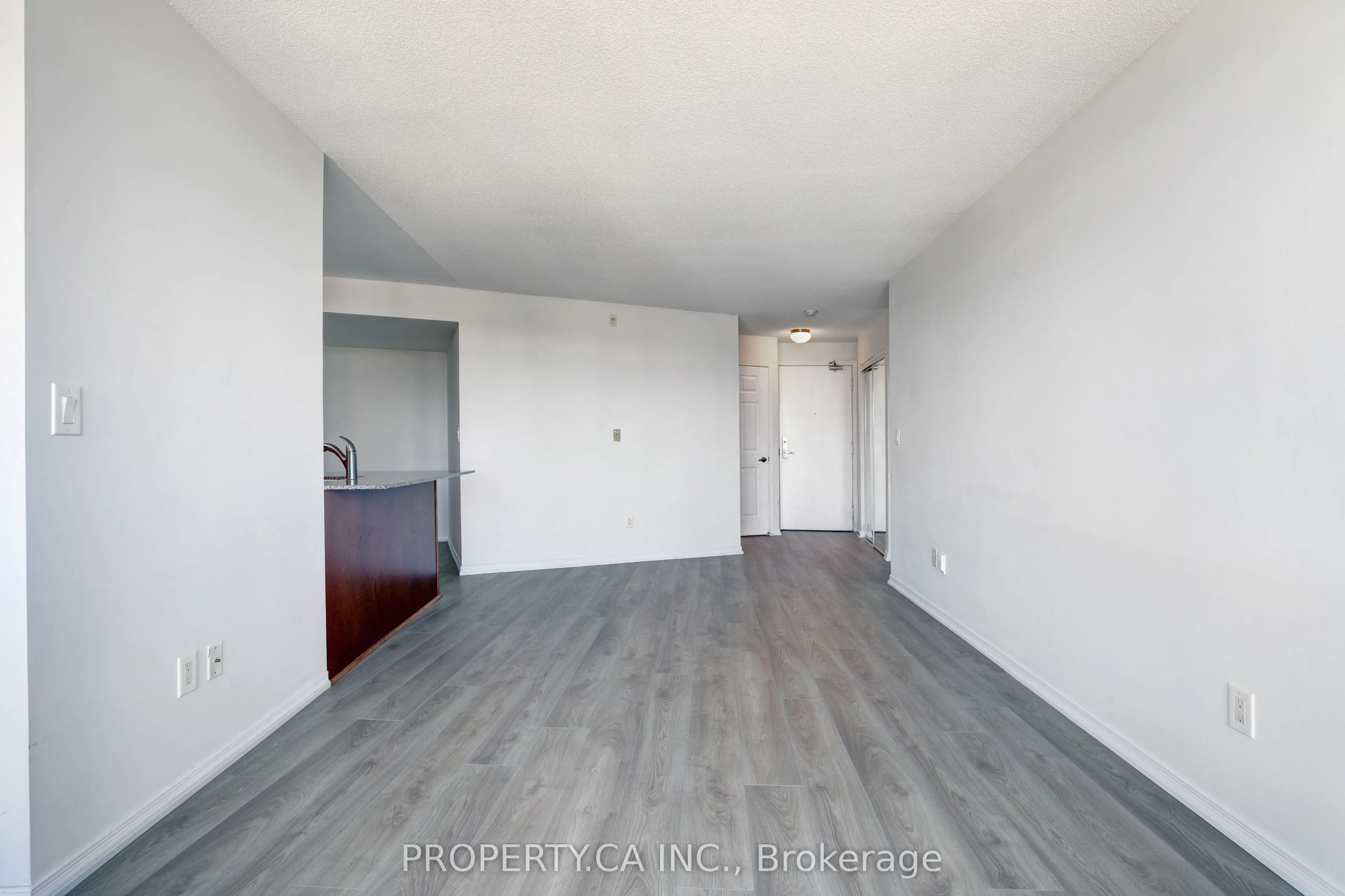 18 Valley Woods Road, #Ph211