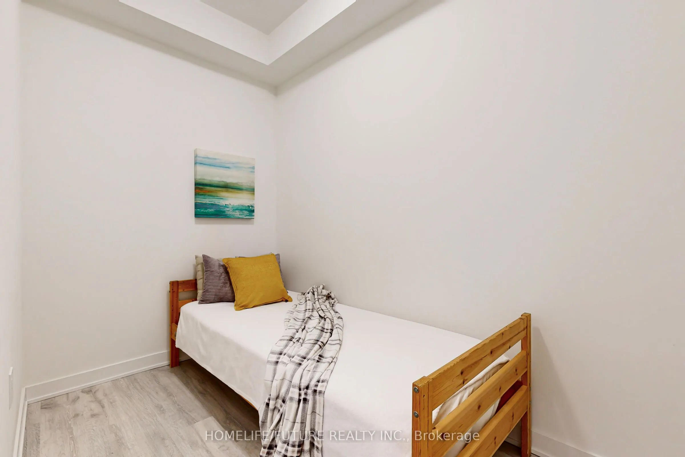 60 Princess Street, #348