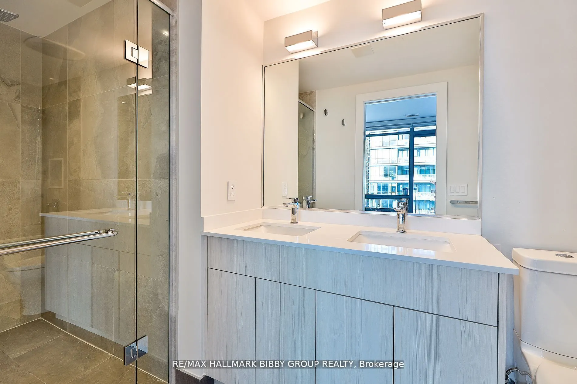 438 King Street W, #2101