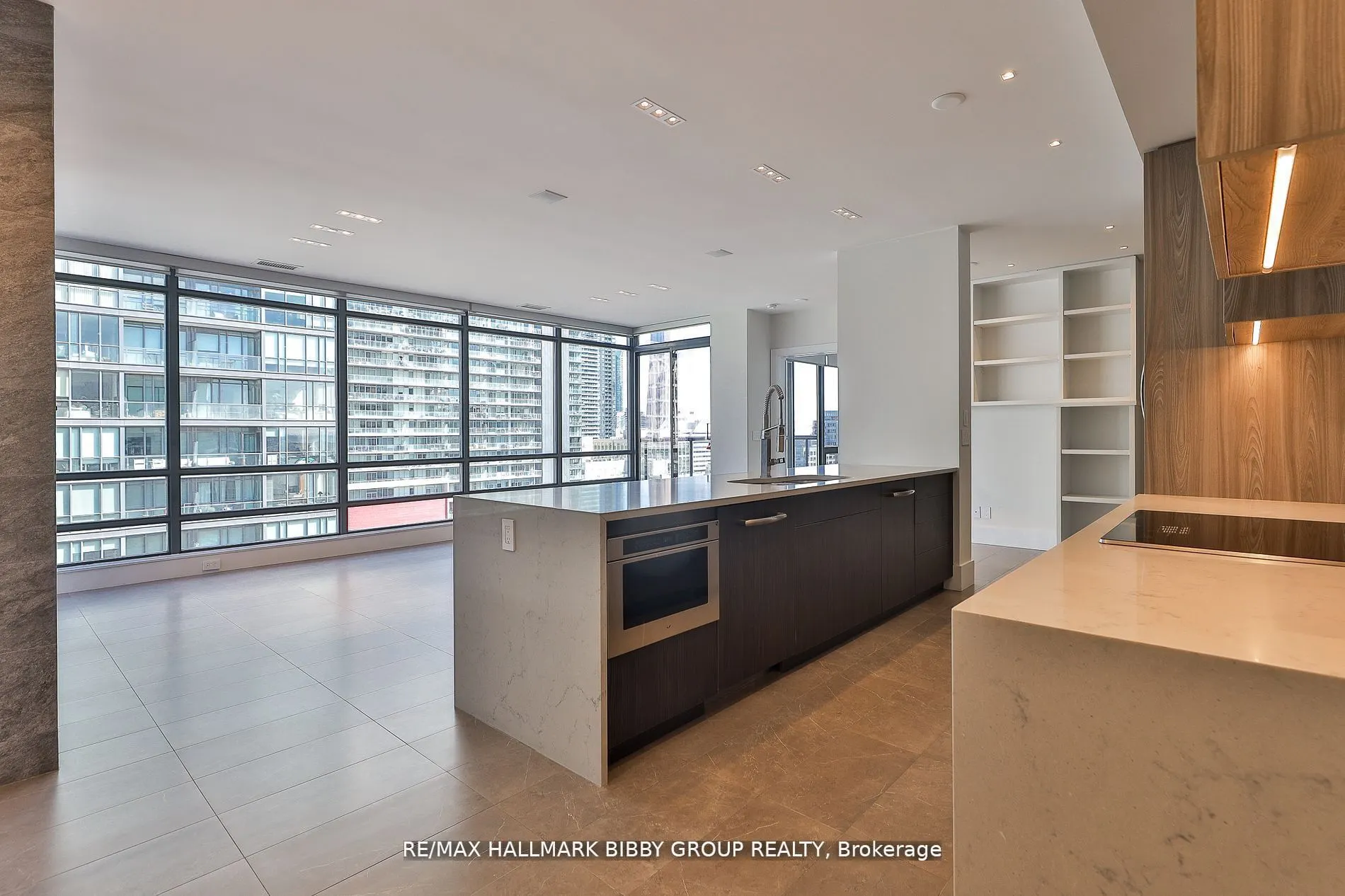 438 King Street W, #2101