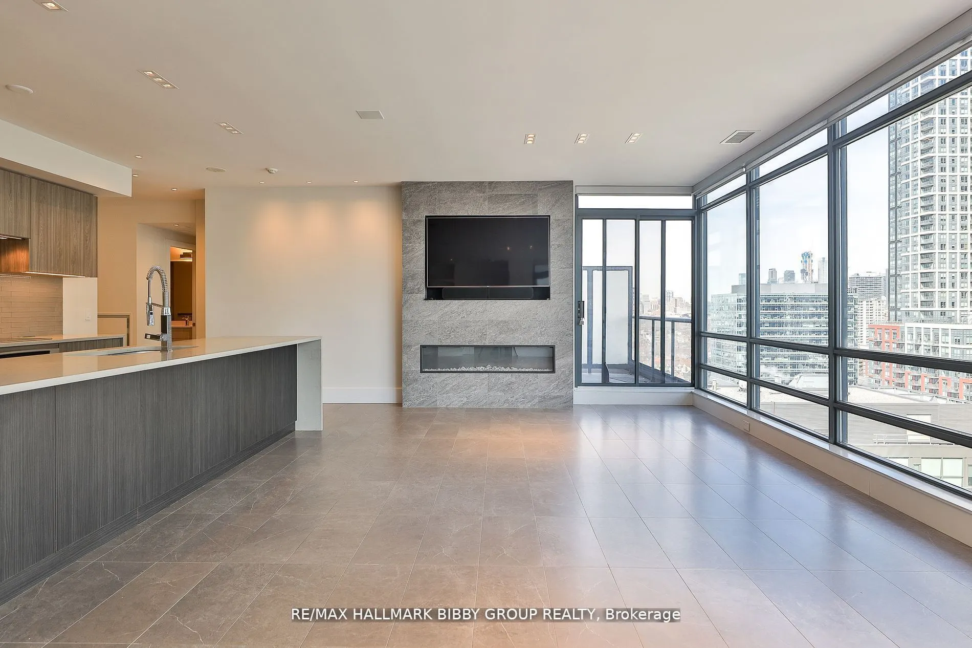 438 King Street W, #2101