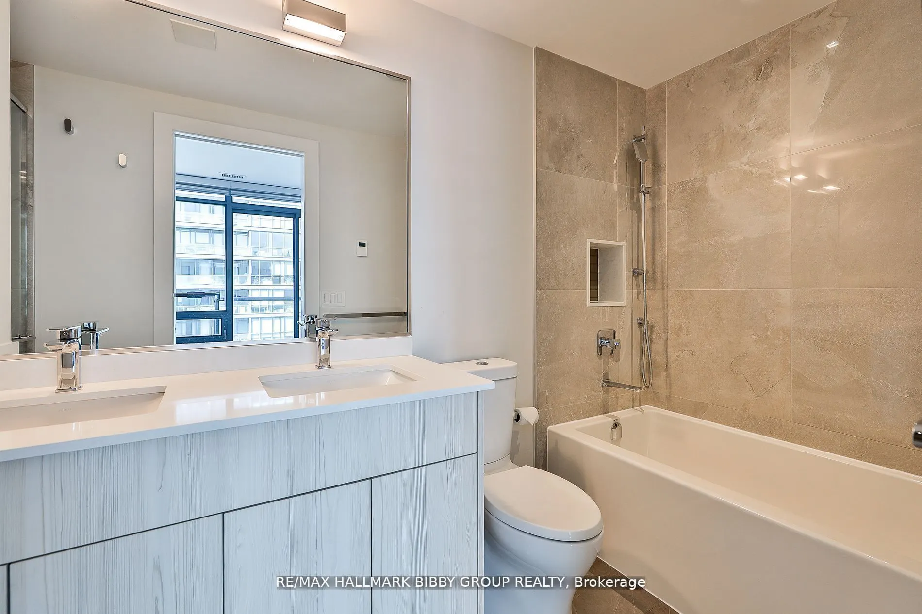 438 King Street W, #2101