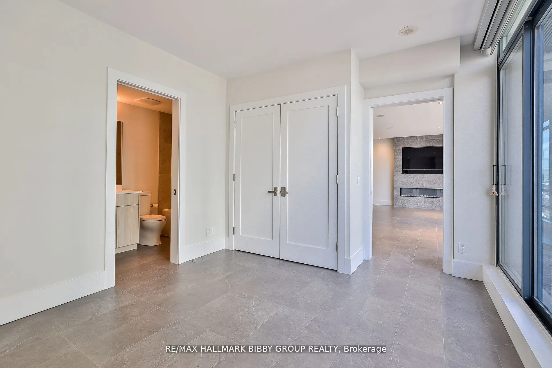 438 King Street W, #2101