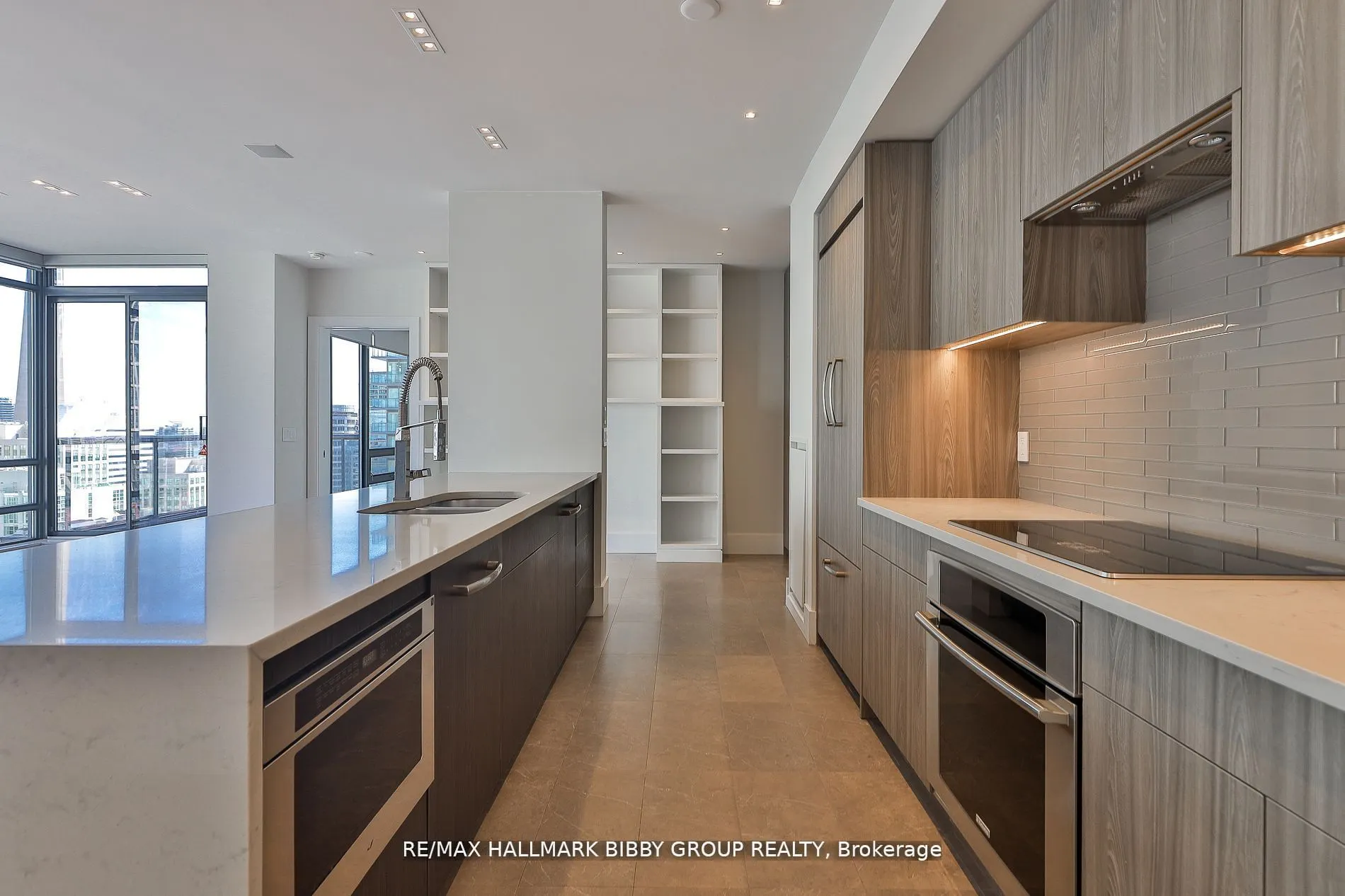 438 King Street W, #2101