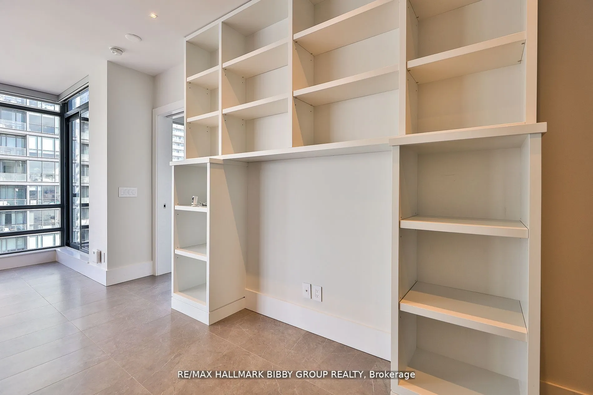 438 King Street W, #2101