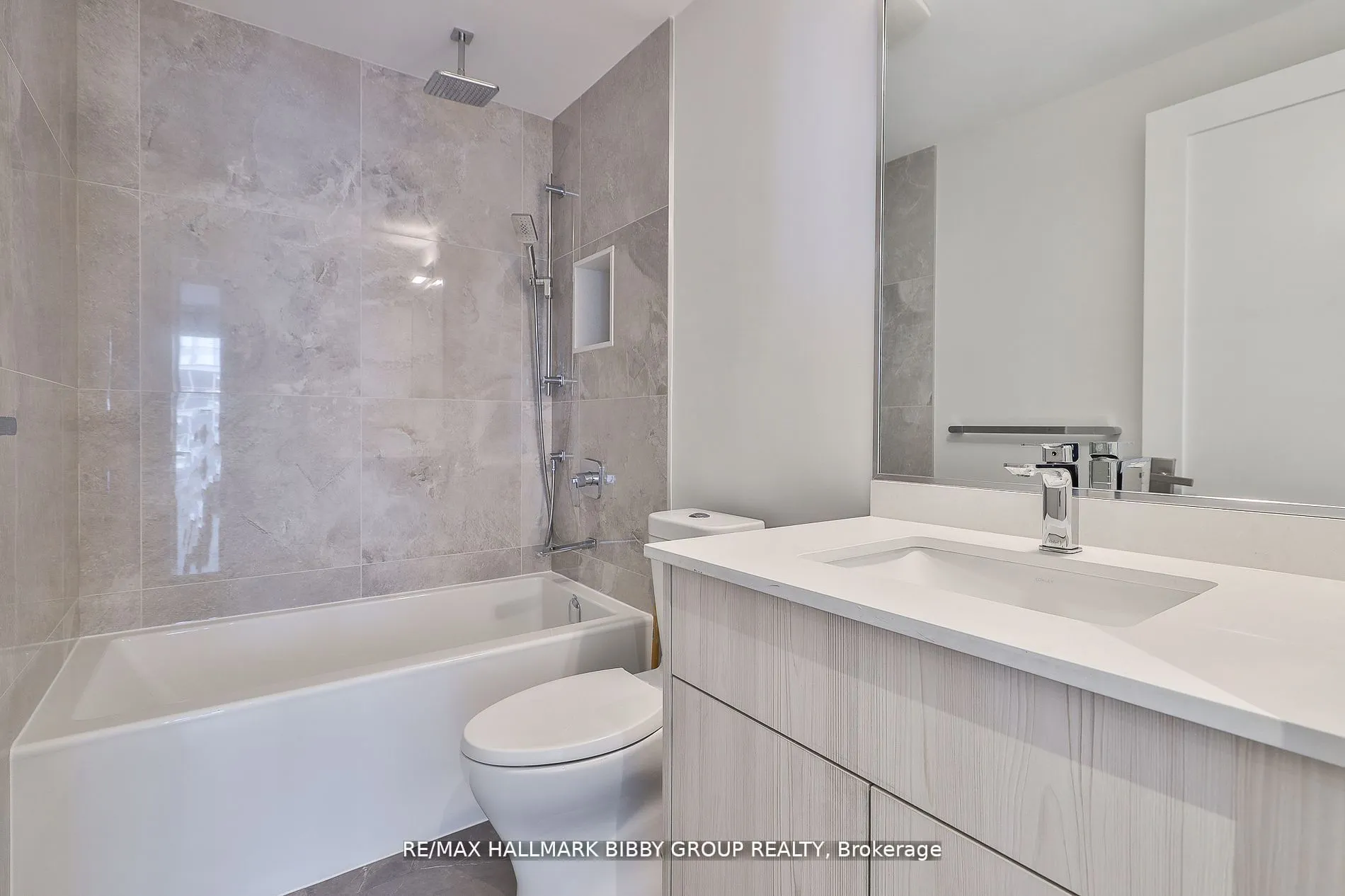 438 King Street W, #2101