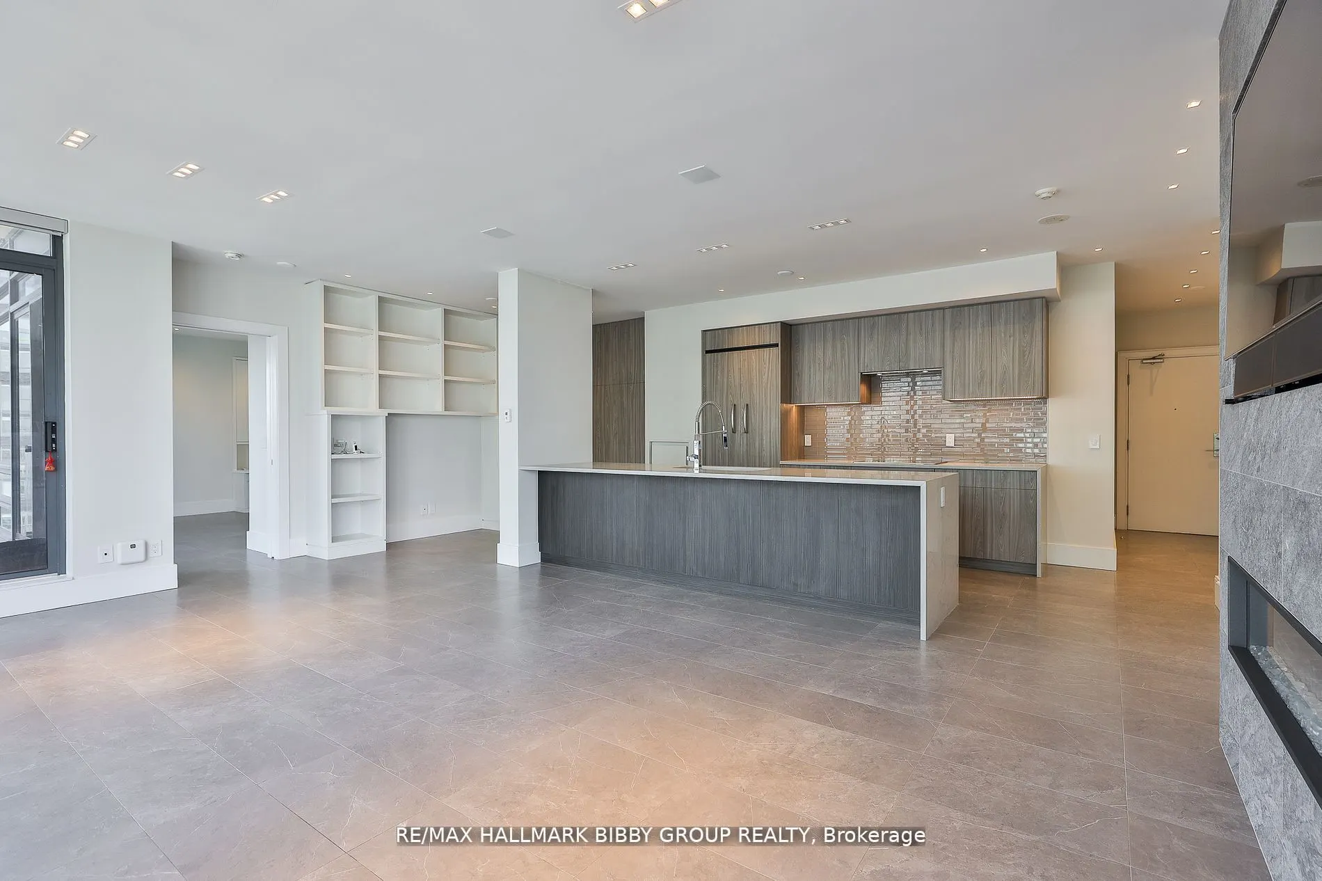 438 King Street W, #2101