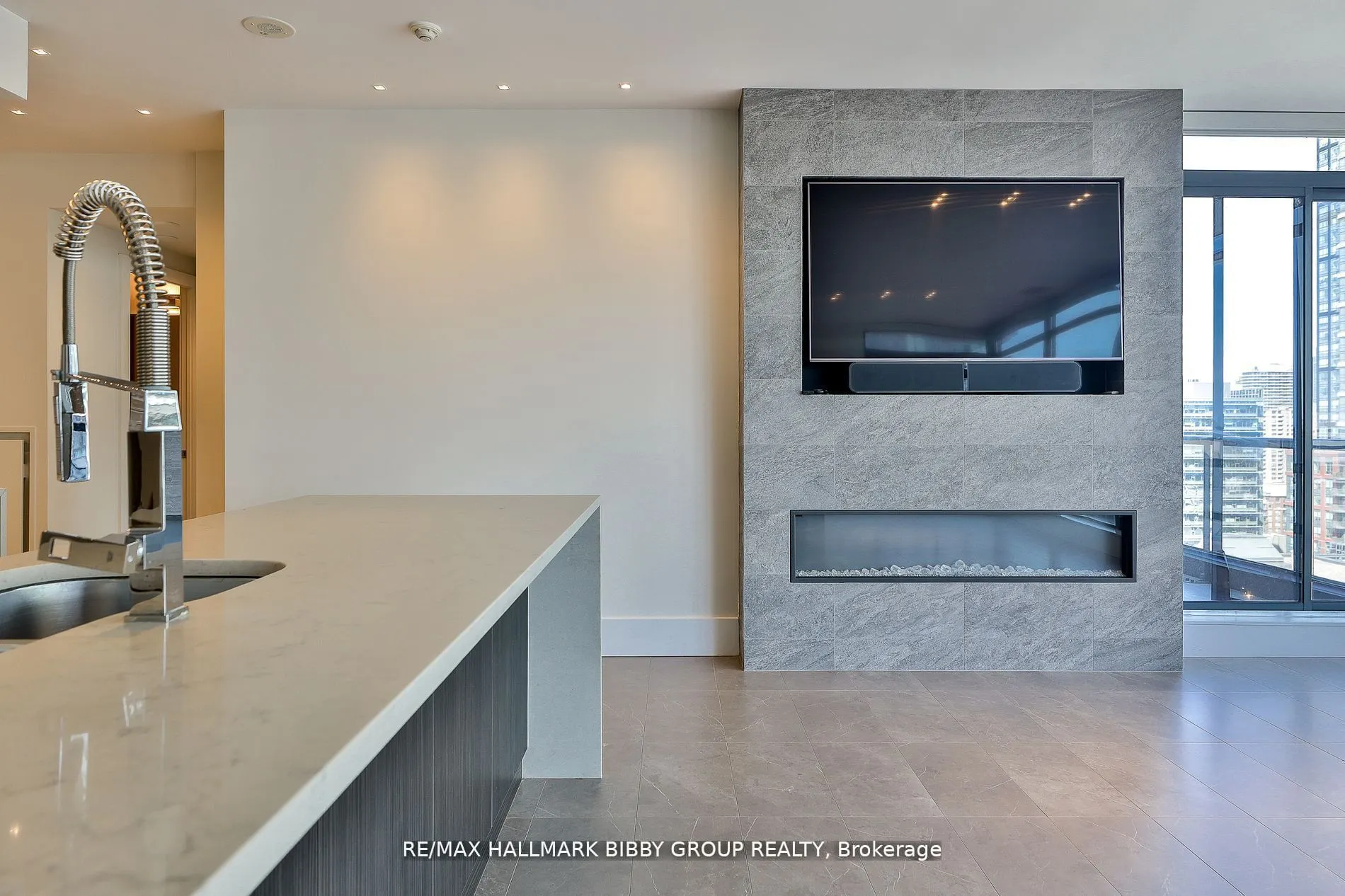 438 King Street W, #2101