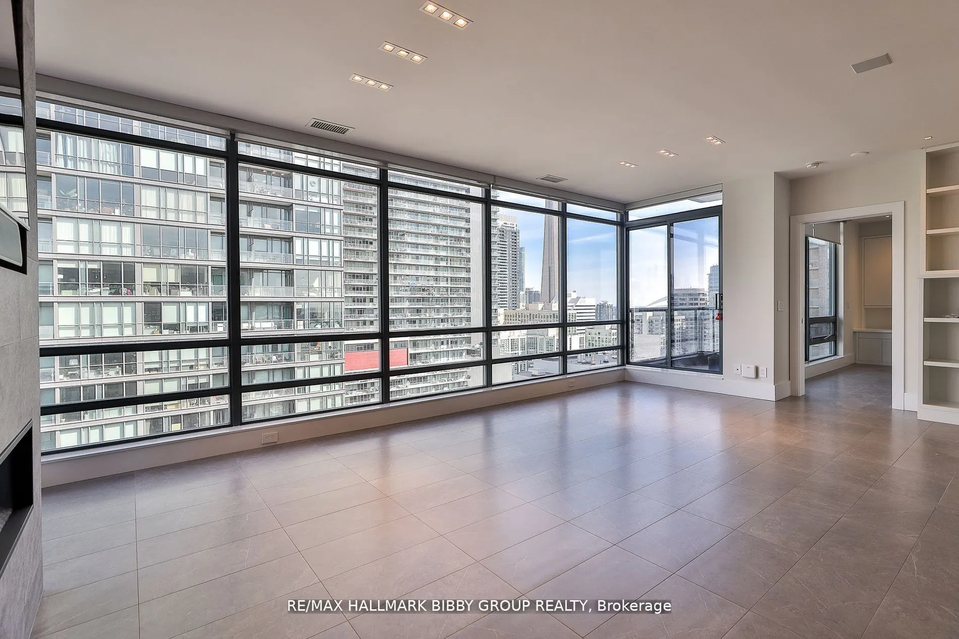 438 King Street W, #2101