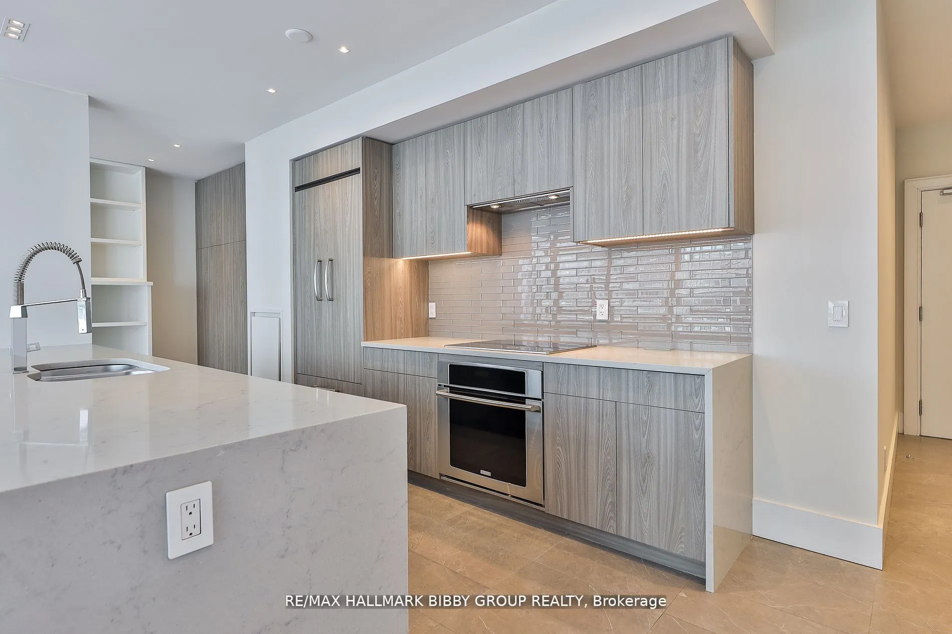 438 King Street W, #2101