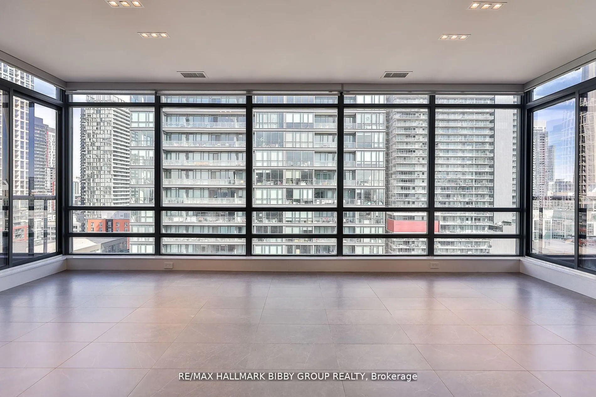 438 King Street W, #2101