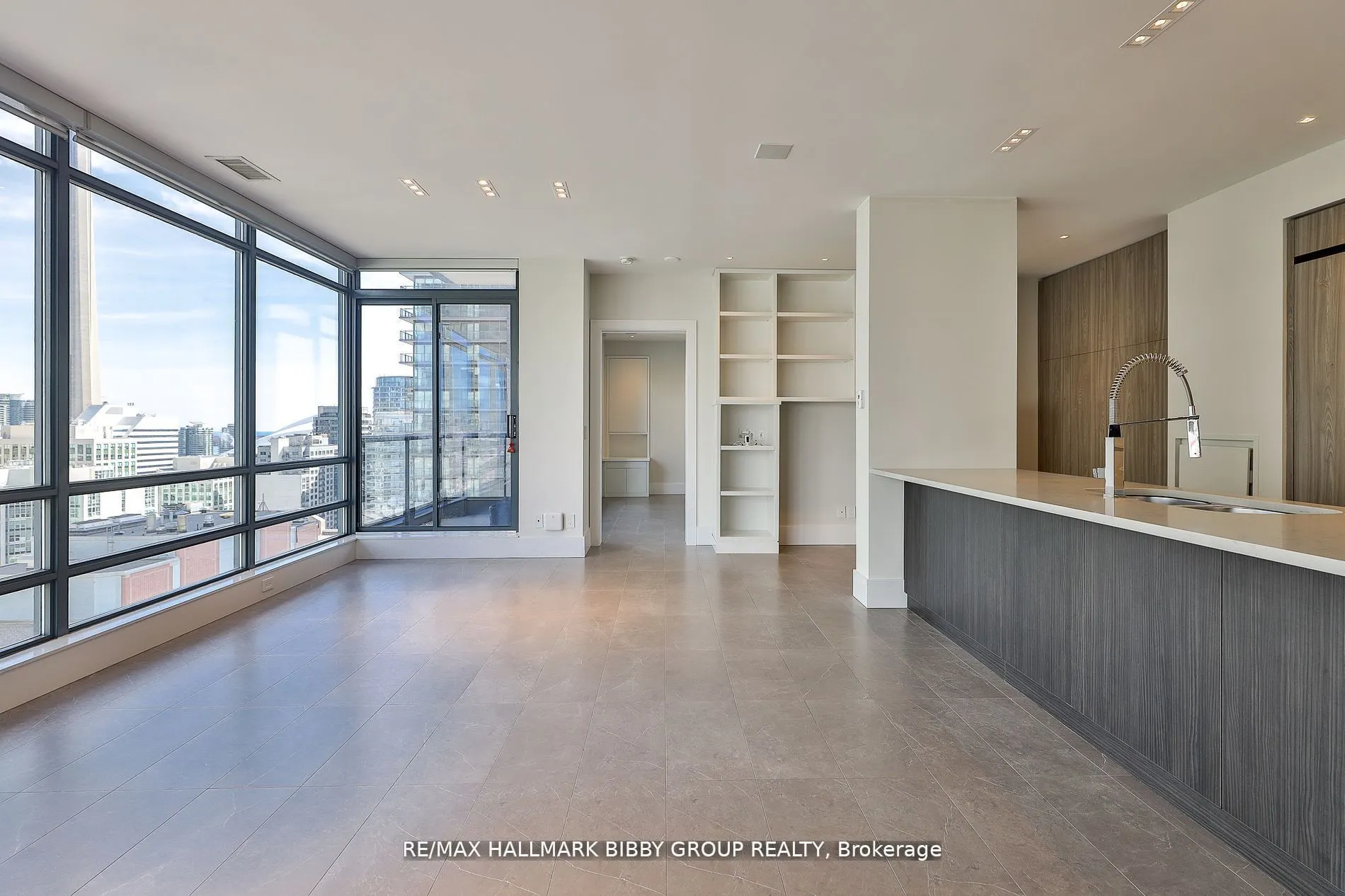 438 King Street W, #2101