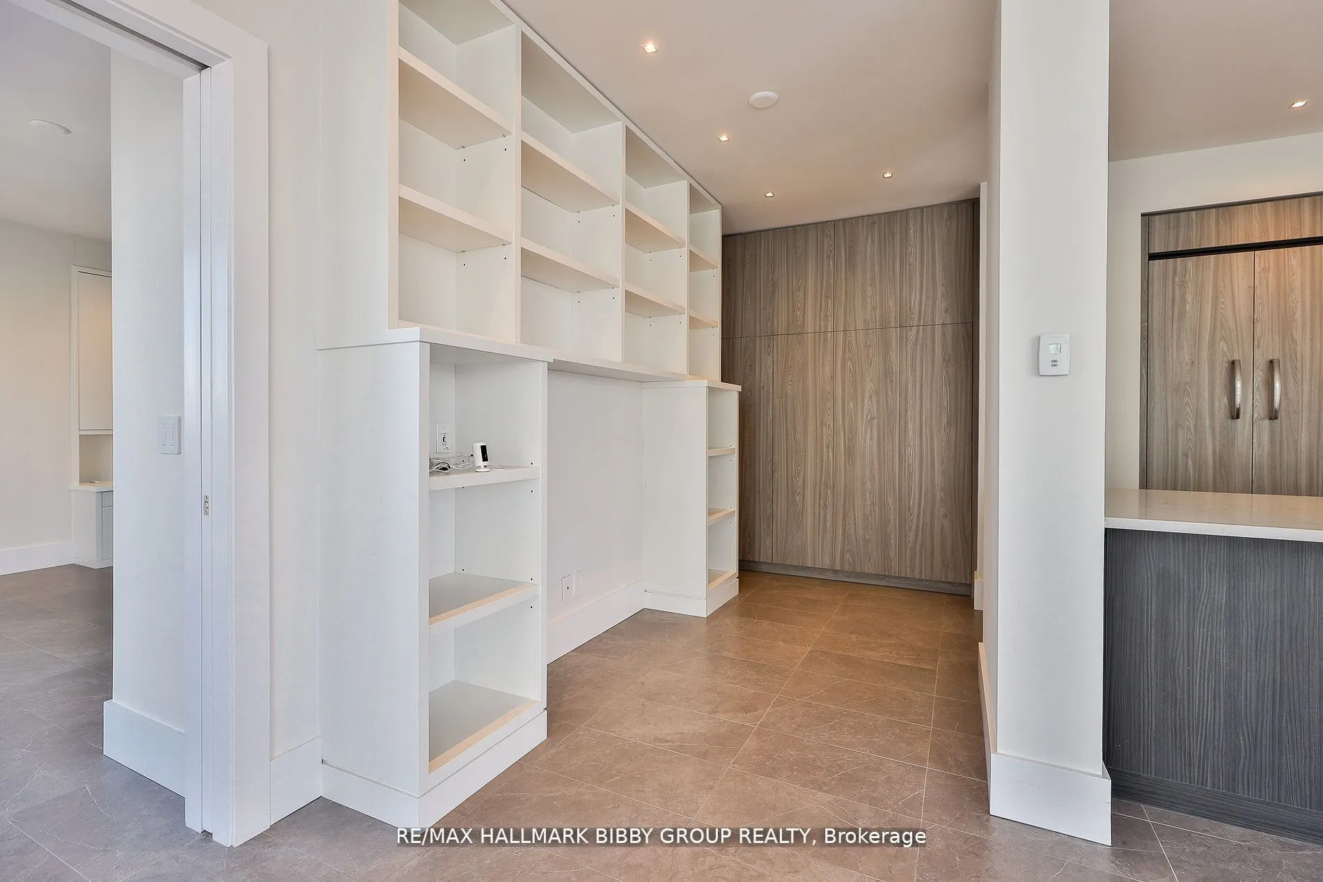 438 King Street W, #2101